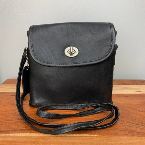 Coach Handbags - Vintage Coach Tango Crossbody 9049 Black Leather Retro Small Flap 90's Purse